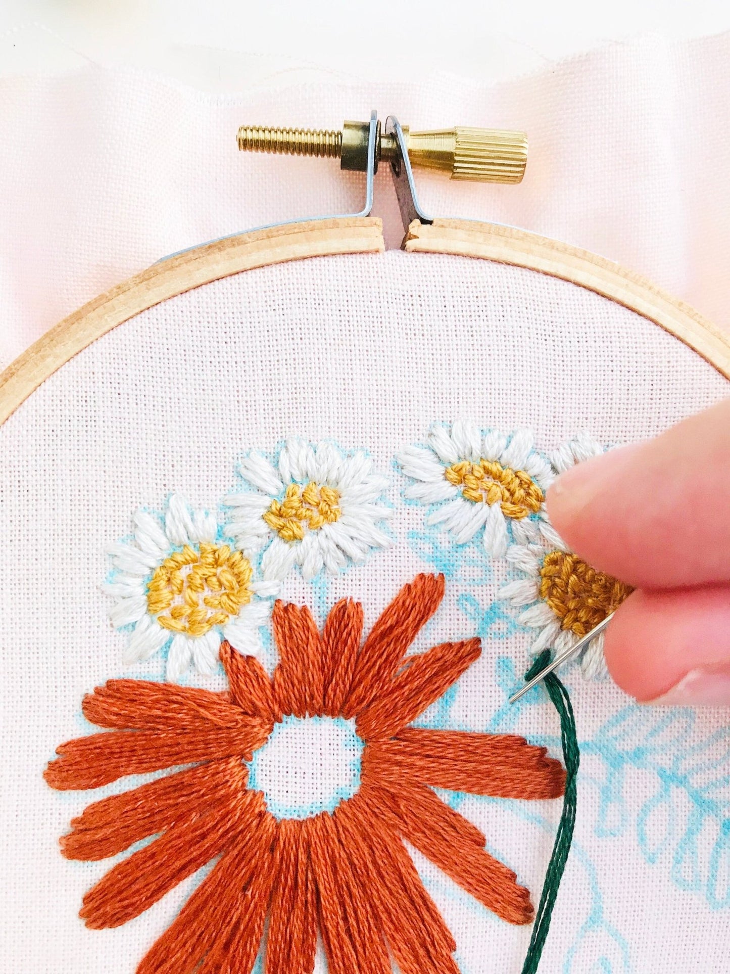 FRENCH Flower embroidery PDF Pattern, modern embroidery pattern, sewing pattern, Hoop art pattern. Downloadable PDF stitching pattern. - Stitch Happy.