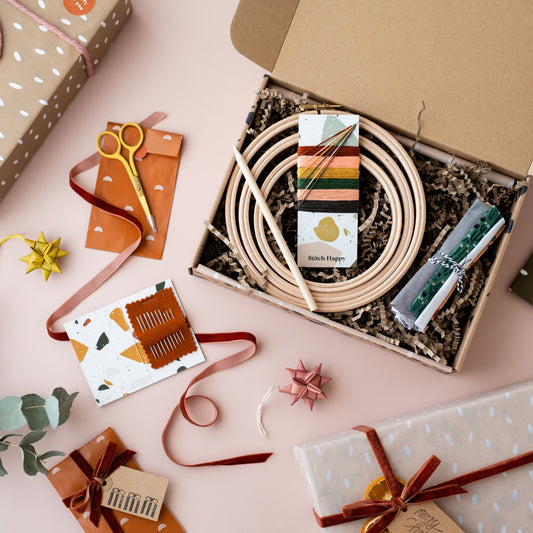 Embroidery Lovers Treat - Gift box - Medium - Stitch Happy.