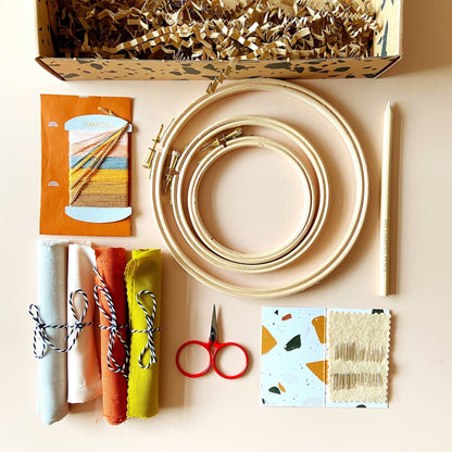 Embroidery Lovers Treat - Gift box - Medium - Stitch Happy.